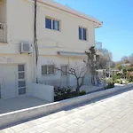 Niki Court Holiday Apartments