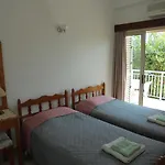 Niki Court Holiday Apartments