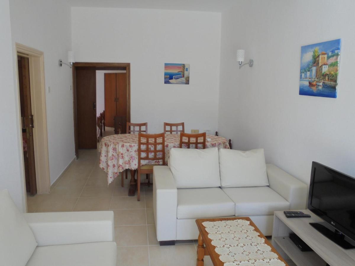 Niki Court Apartment