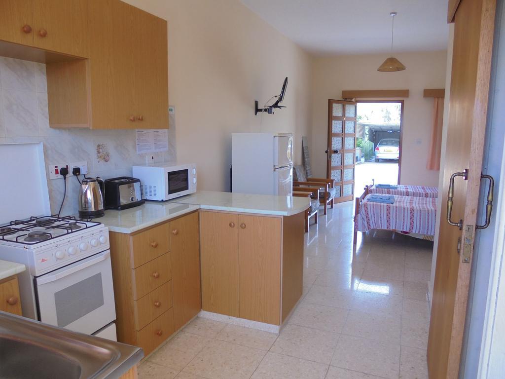 Niki Court Apartment