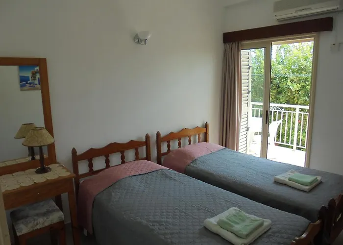 Niki Court Holiday Apartments